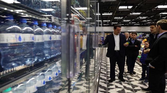 Governador acompanha inauguração do primeiro mercado 100% autônomo do Paraná
